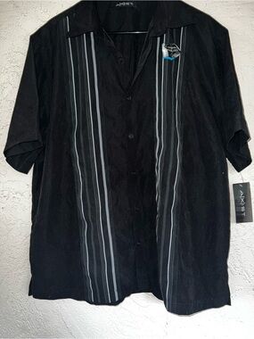 Axist Black Short-Sleeve Button Shirt with Gray Stripe Detail